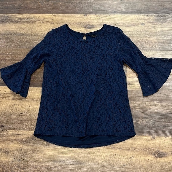 Lynn Ryan lace blouse womens size medium navy blue bell sleeve detail New w/ Tag - Picture 1 of 5